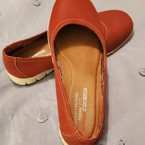 Size 10 Skechers in red leather